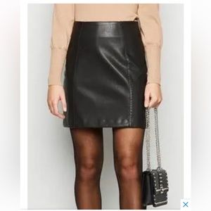 NEW LOOK Leather-Look Mini Skirt. Color: BLACK (Size: 4)
